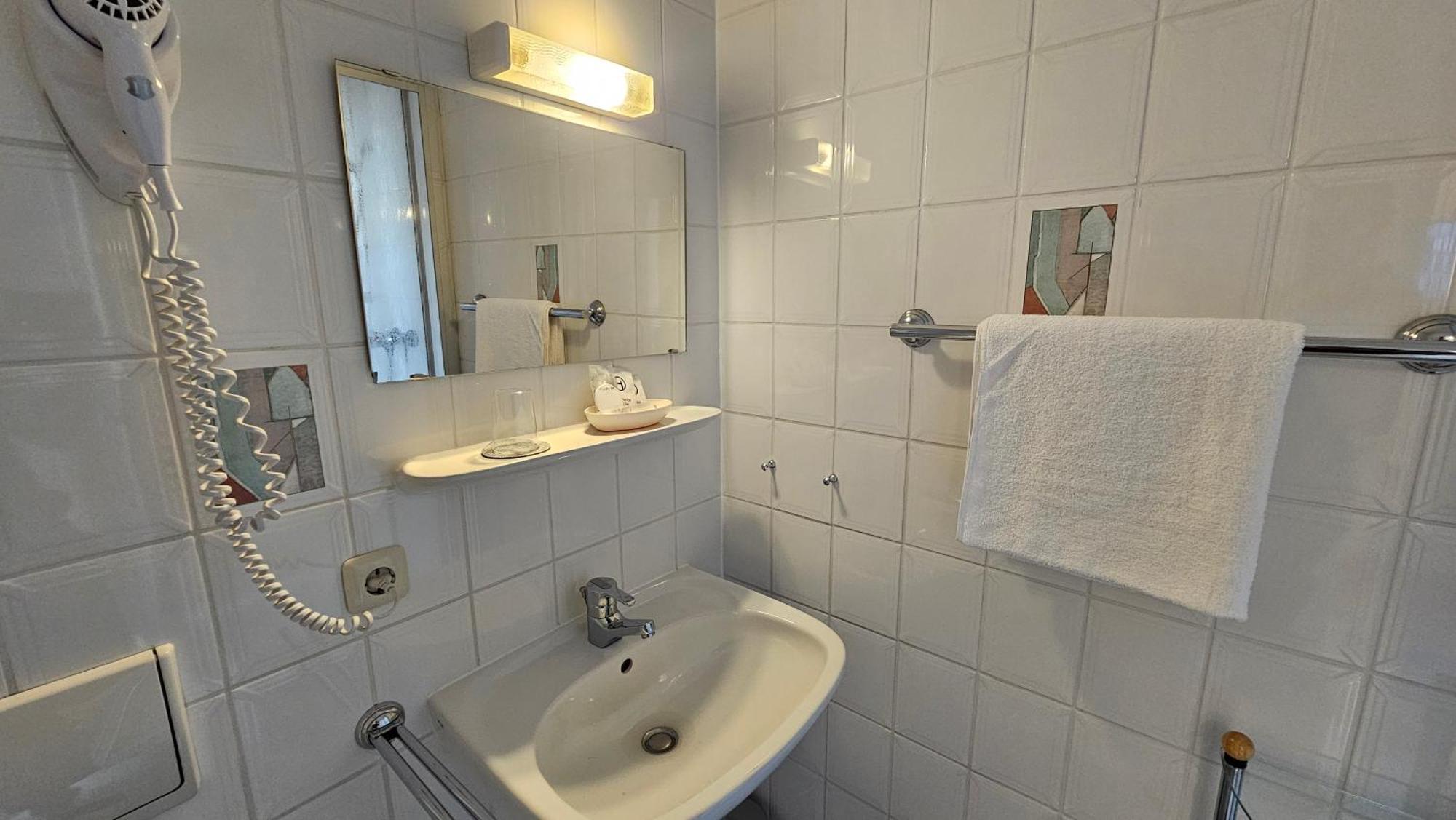 Pension Weisse Rose, Parkplatz, Fruehstueck, Wlan, Zentral Bad Elster Buitenkant foto