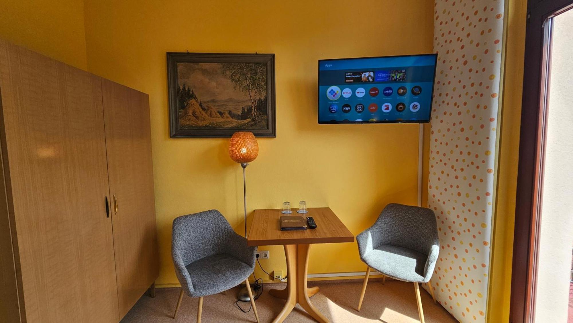 Pension Weisse Rose, Parkplatz, Fruehstueck, Wlan, Zentral Bad Elster Buitenkant foto