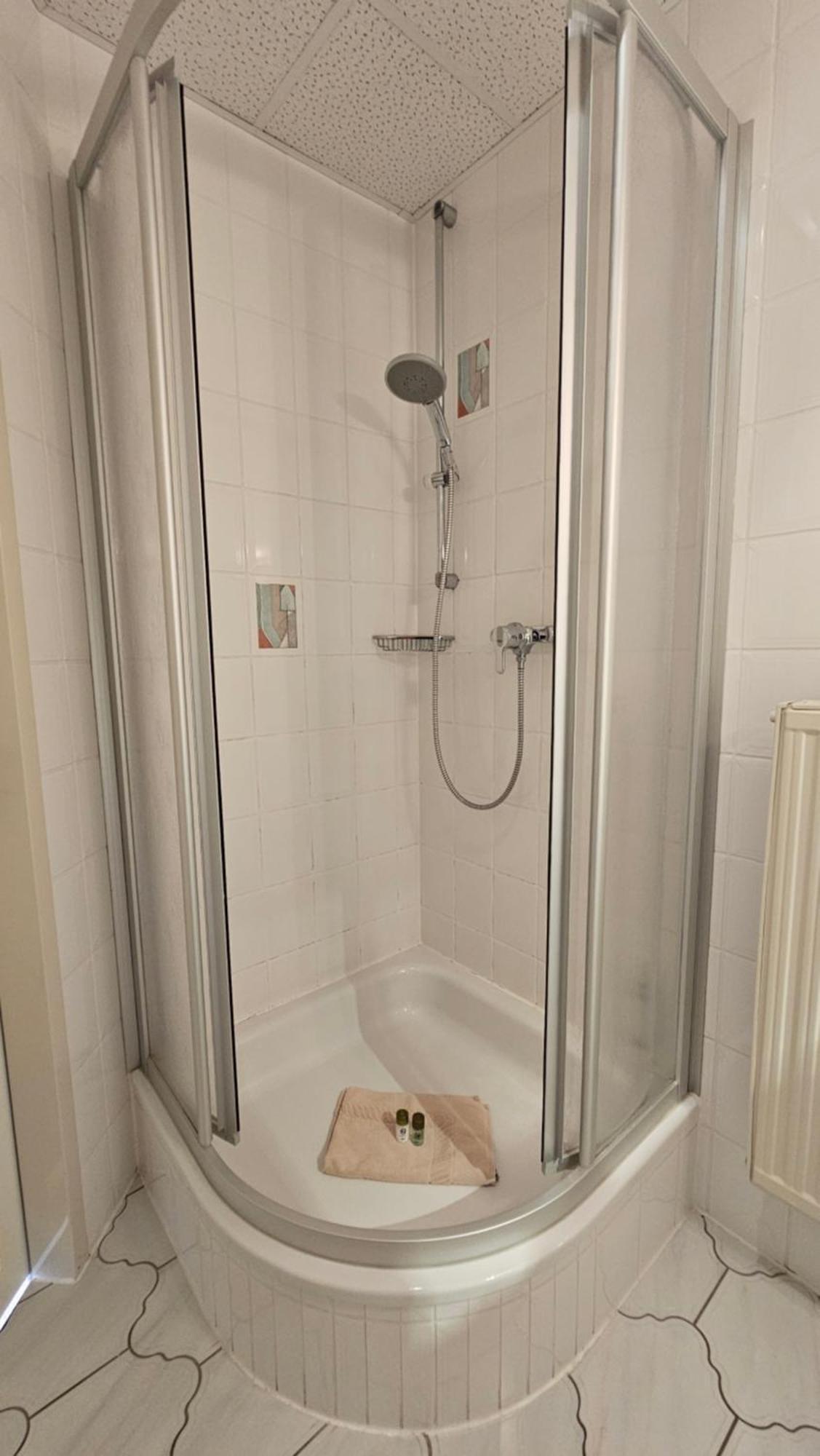 Pension Weisse Rose, Parkplatz, Fruehstueck, Wlan, Zentral Bad Elster Buitenkant foto