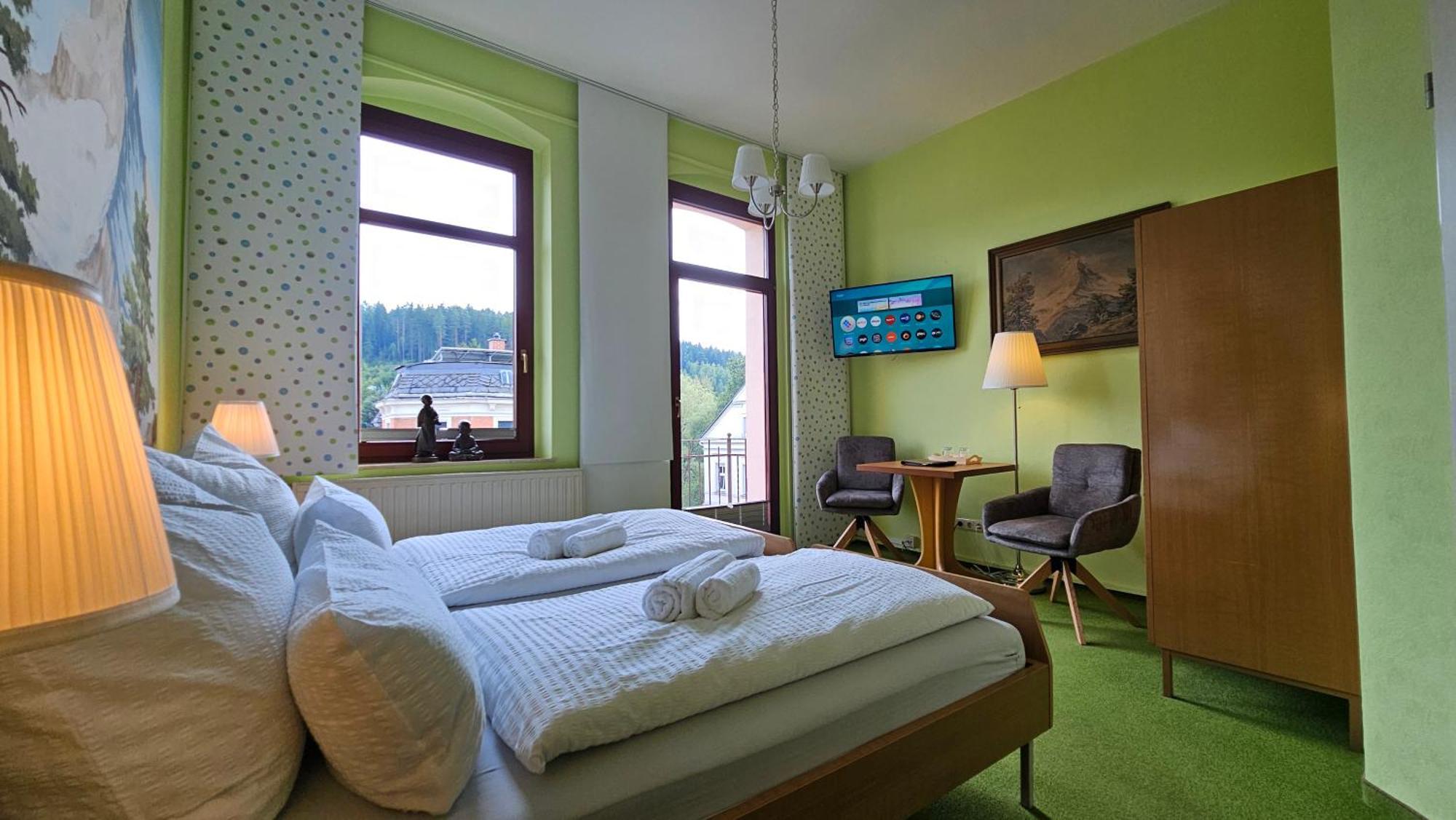 Pension Weisse Rose, Parkplatz, Fruehstueck, Wlan, Zentral Bad Elster Buitenkant foto